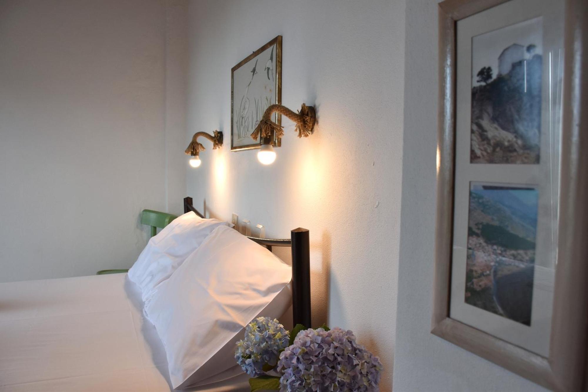 Mirsini Apartments Kariotes Eksteriør bilde