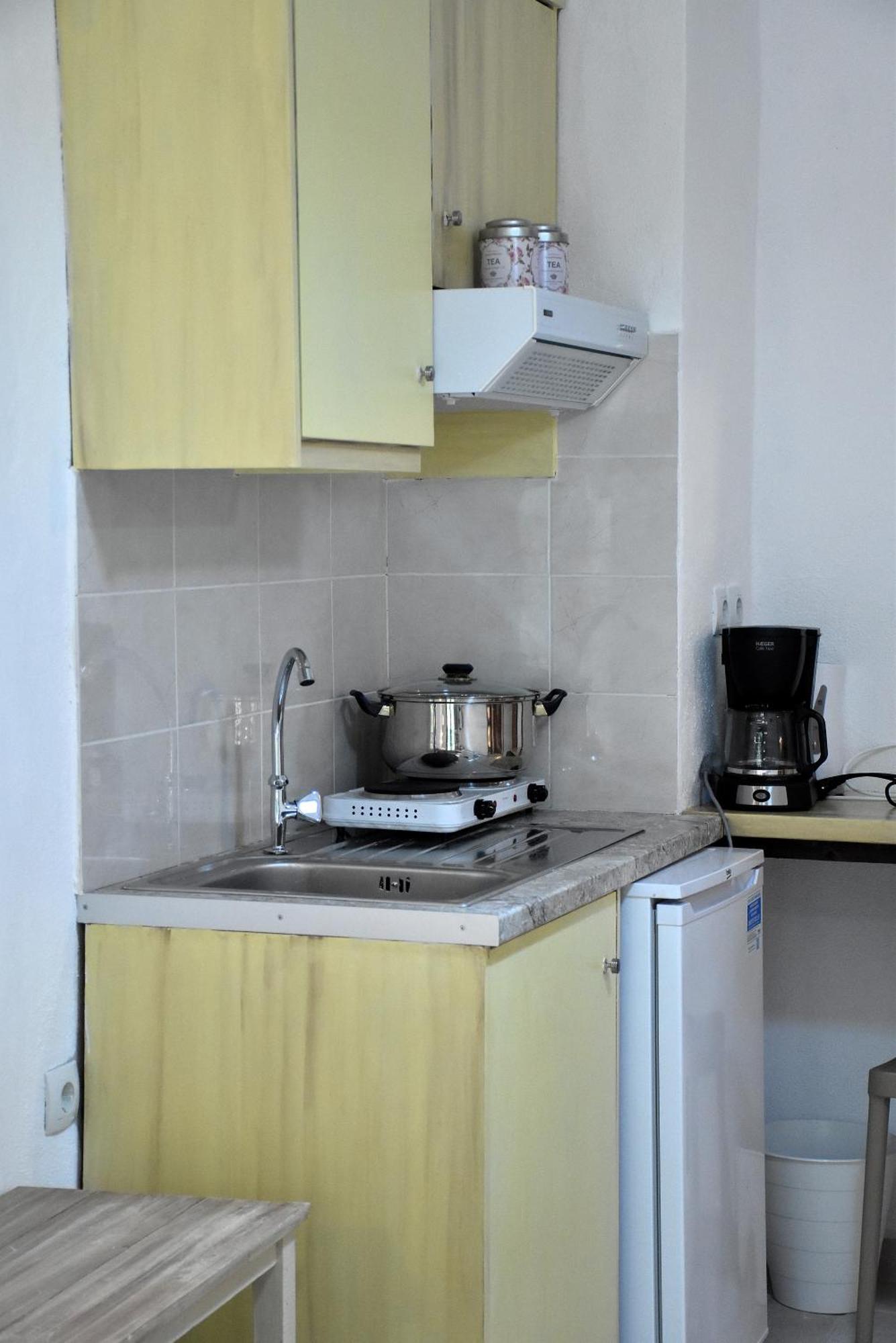 Mirsini Apartments Kariotes Eksteriør bilde