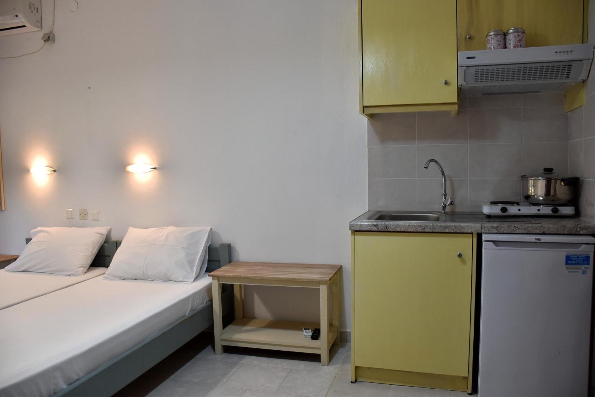 Mirsini Apartments Kariotes Eksteriør bilde