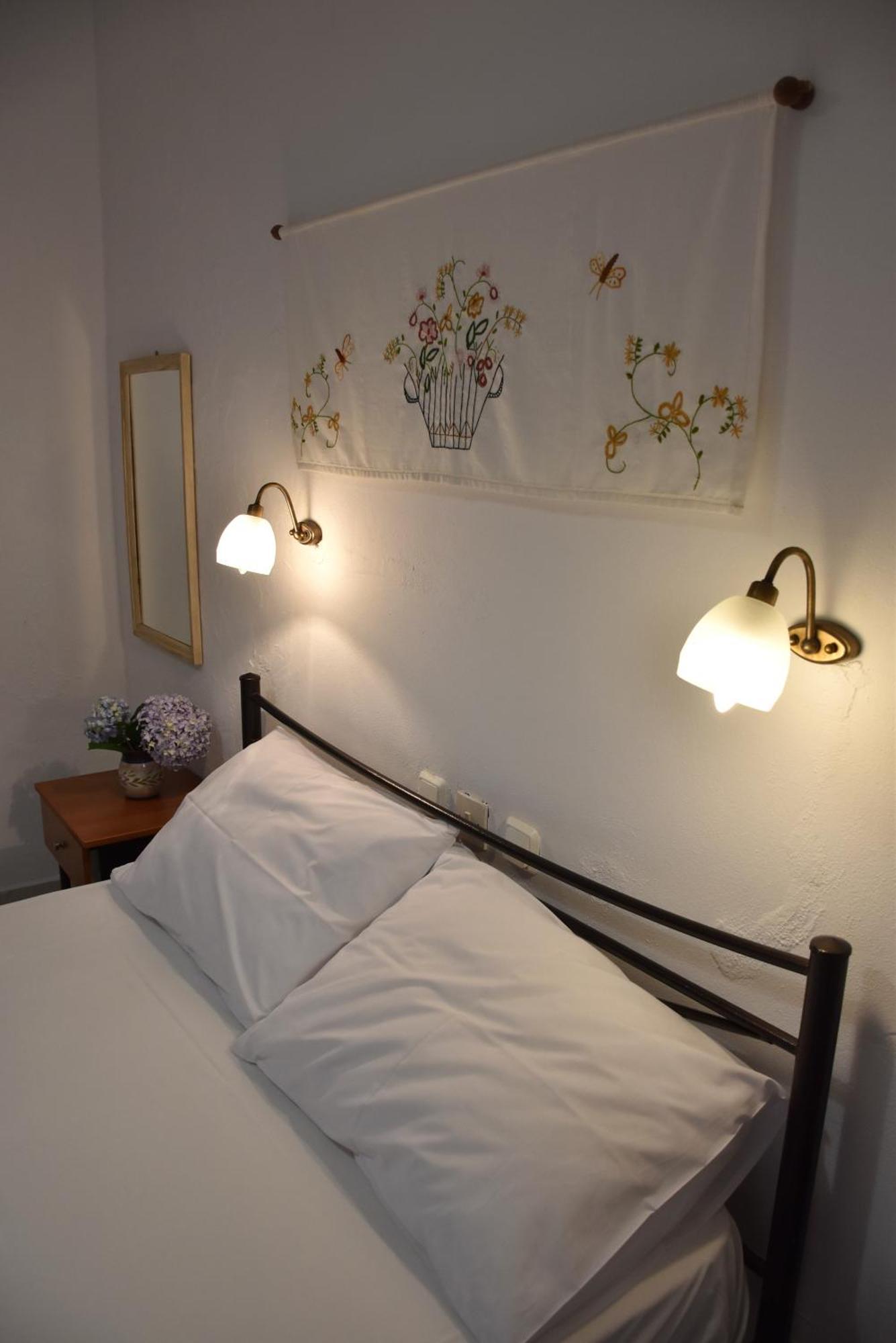 Mirsini Apartments Kariotes Eksteriør bilde