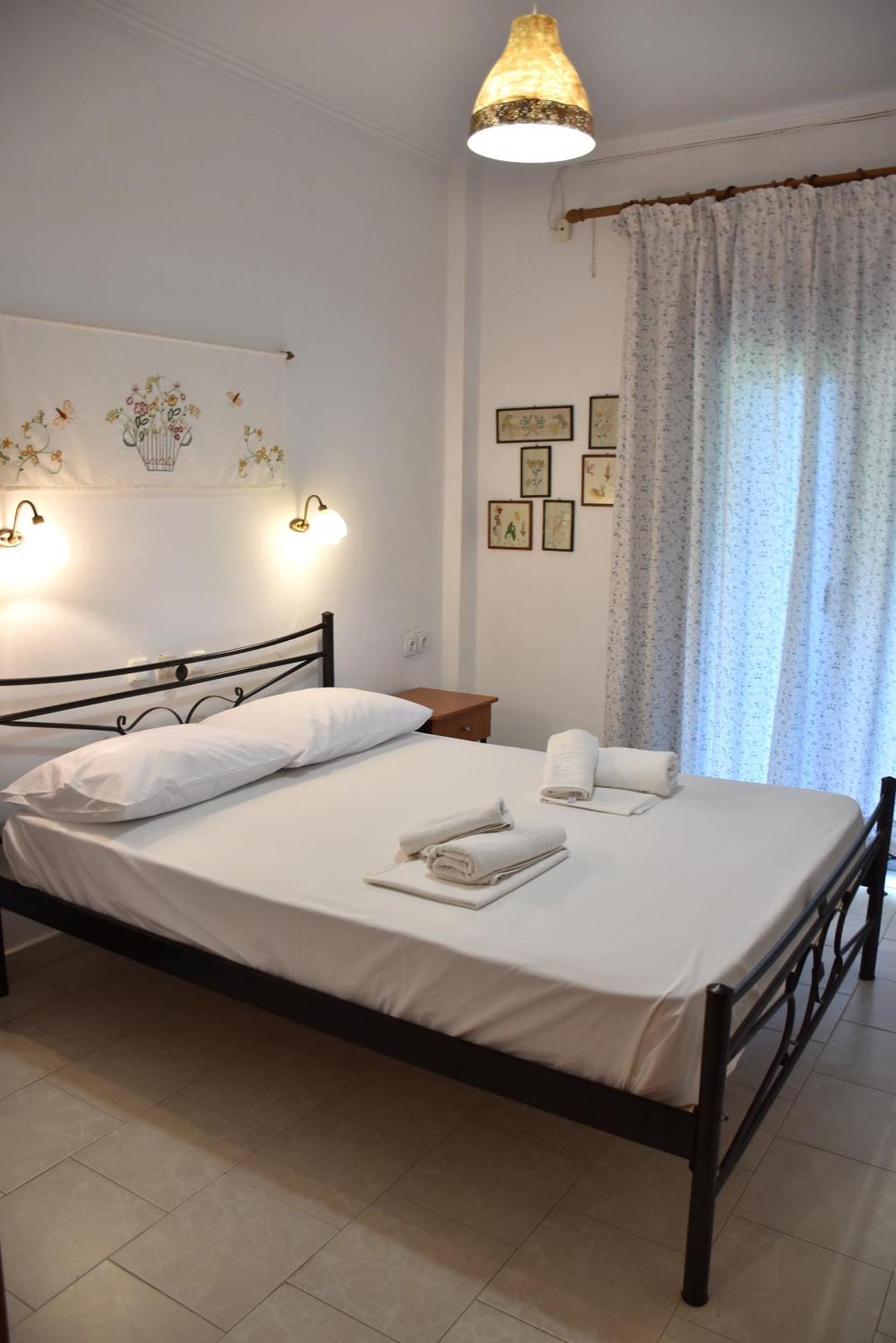 Mirsini Apartments Kariotes Eksteriør bilde