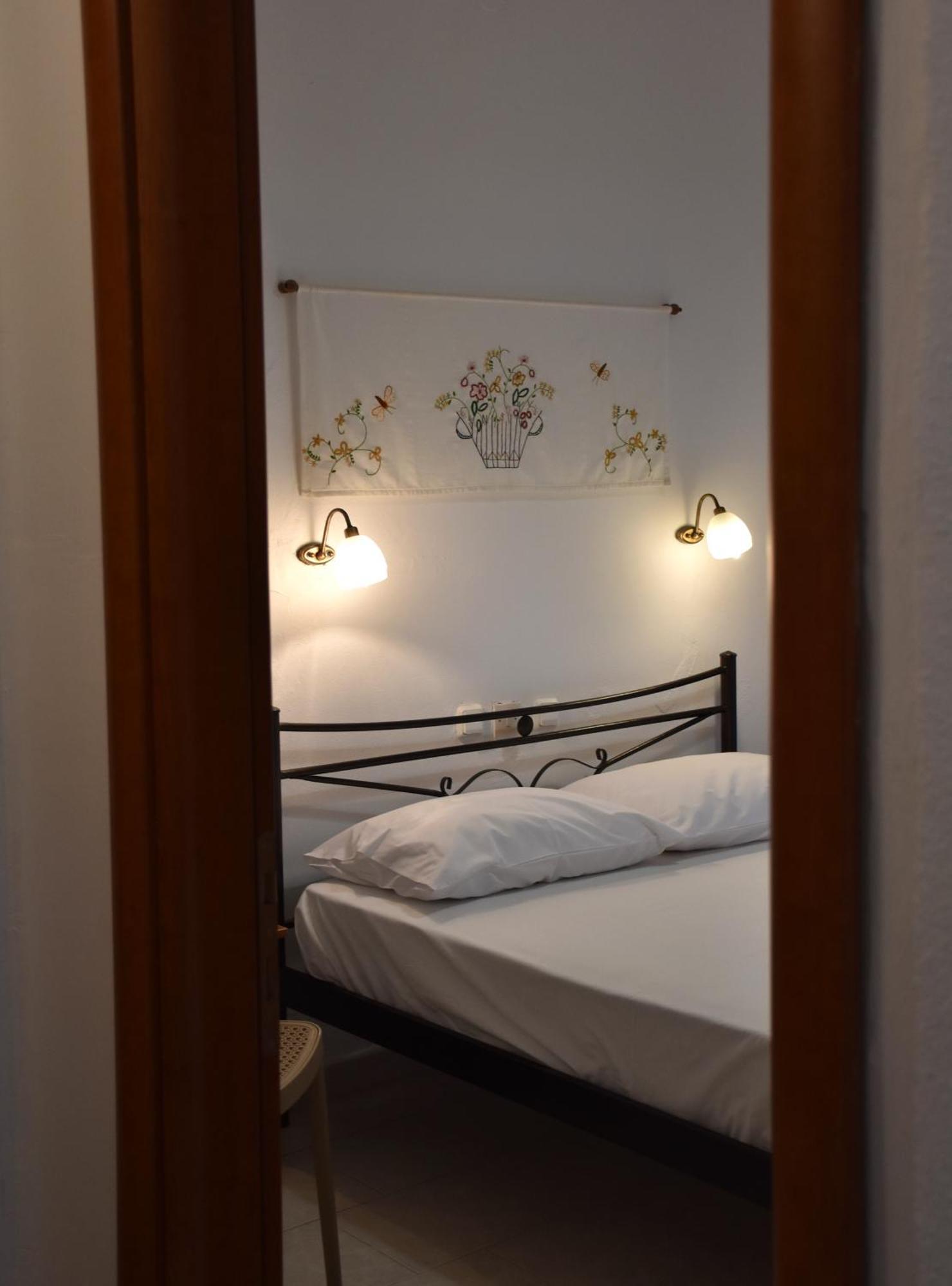 Mirsini Apartments Kariotes Eksteriør bilde